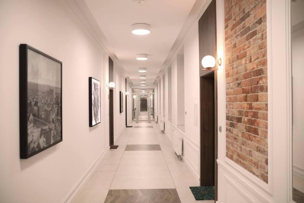 Elegant Apartment In The City Center Wroclaw Exterior photo